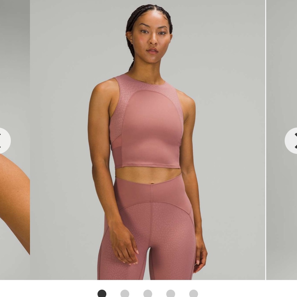 Lululemon Nulu and Mesh Yoga Tank Top
Jewel Emboss Spiced Chai / Spiced Chai